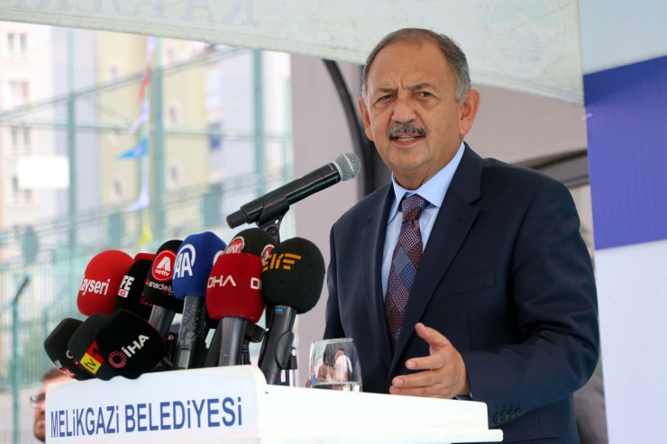 Bakan Özhaseki: Evin Yüksek Olması, Yıkılmasına Sebep Değil