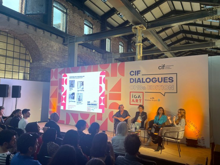 Contemporary İstanbul'da 'Dijital Çağda Ulaşılabilir Sanat' Paneli Gerçekleştirildi