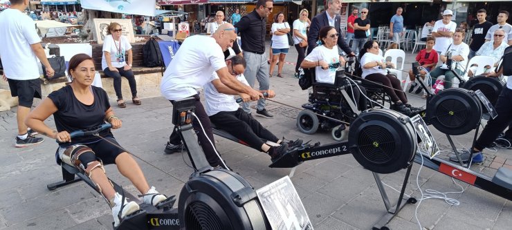 Foça'da Para Kürek Etkinliği