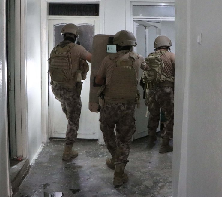 Gaziantep'te Uyuşturucu Operasyonuna 8 Gözaltı