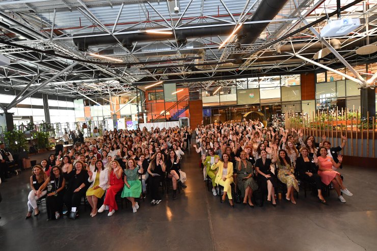 Geleceğin Kadın Liderleri Programının 13'üncü Dönem Mezuniyeti Gerçekleşti