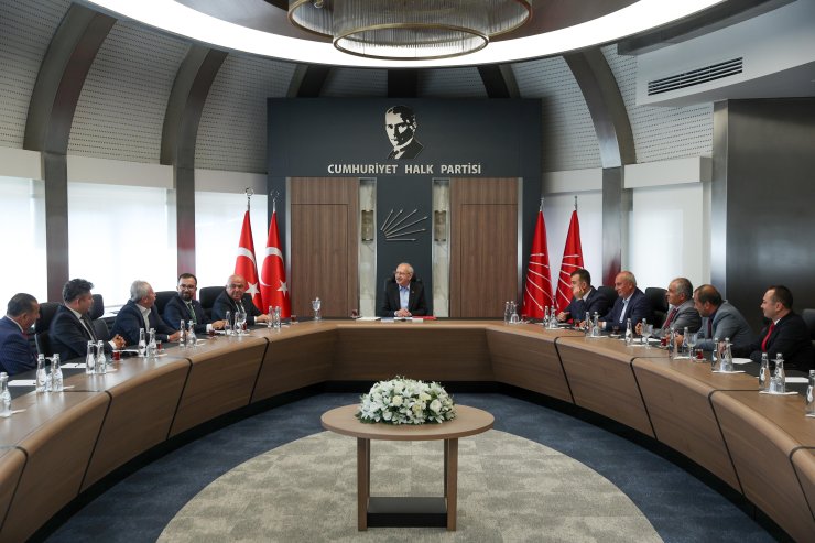 Kılıçdaroğlu, Antalya İl Başkanı Cengiz İle Görüştü