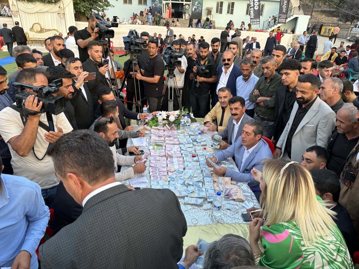 'tıvorlu İsmail’in Oğlunun Düğününde 6,9 Milyon Liralık Takı Takıldı