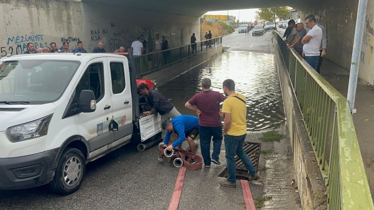 Maltepe'de Kuvvetli Yağış Sonrası Cadde Ve Alt Geçit Göle Döndü