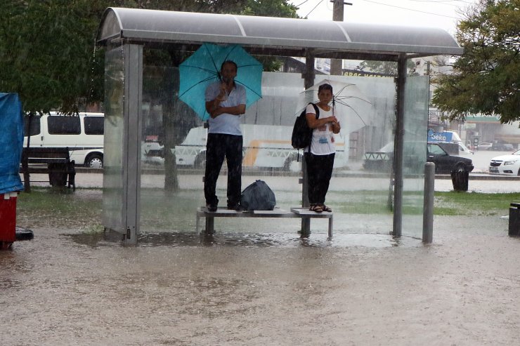 Samsun Valiliği'nden 'Gök Gürültülü Sağanak' Uyarısı