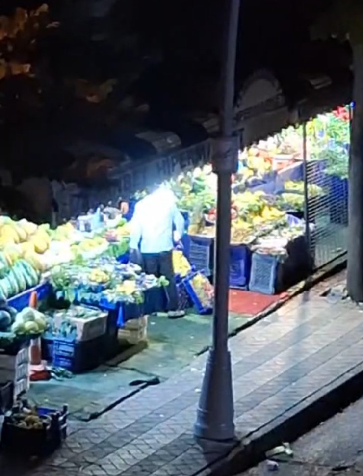 Sultangazi'de Kardeşine Bıçakla Saldırdı