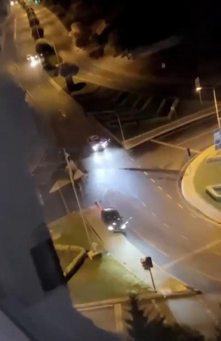 Ataşehir'de Dönel Kavşakta İlginç Kaza