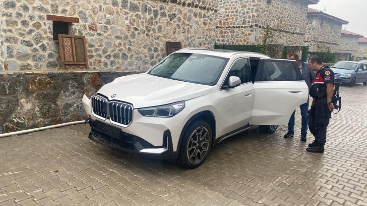 Minibüs Beklerken Otomobil Çarpan Yaya Öldü, Sürücü Kaçtı (2)