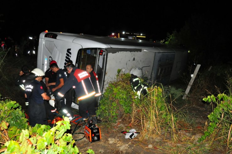 Otobüs Kazasında 15 Yaralıdan 13'ü Taburcu; Hamile Kadın İle Eşi Tedavi Altında