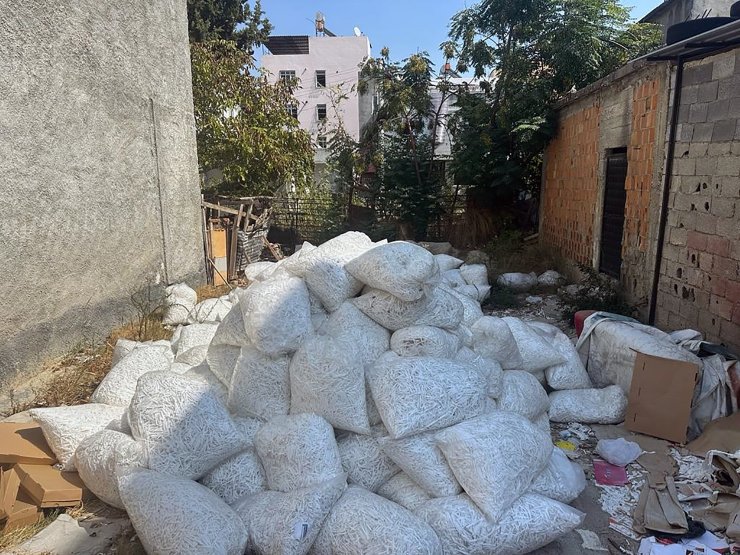 Adana'da Gümrük Kaçağı 30 Milyon Makaron Ele Geçirildi