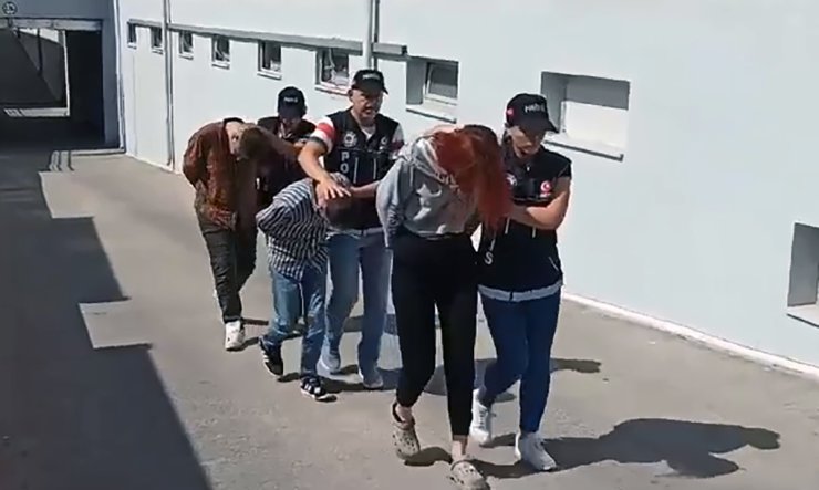 Adana'da, Uyuşturucu Alışverişine Suçüstü: 2 Tutuklama