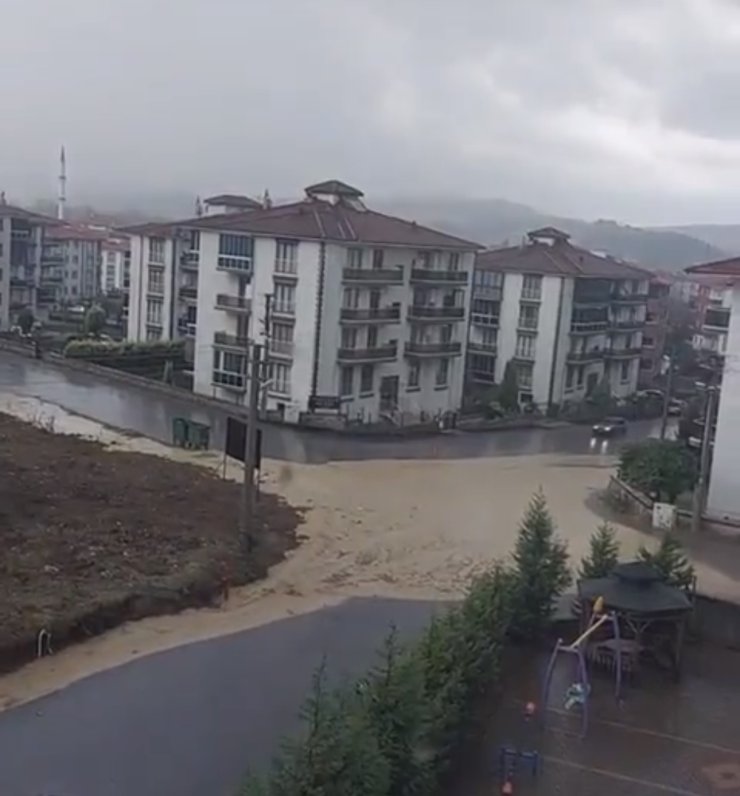 Bartın'da Sağanak Su Baskınlarına Sebep Oldu