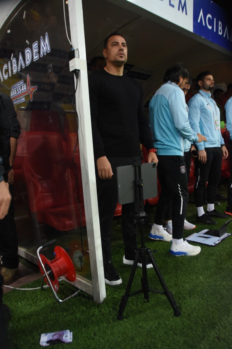 Kayserispor Taraftarından Çağdaş Atan'a 'Sahte Euro' İle Tepki