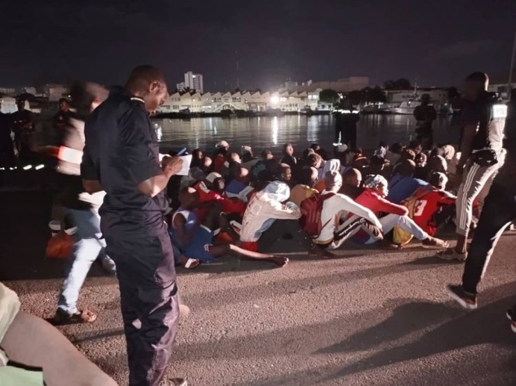 Senegal Donanması, 3 Günde 600’den Fazla Göçmen Yakaladı