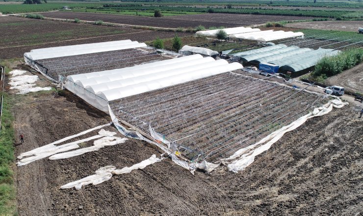 Adana'da Şiddetli Yağış Ve Fırtına, Gül Seralarını Vurdu