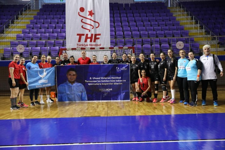 Aliağa'nın Veteran Hentbolda Çifte Kupa Gururu