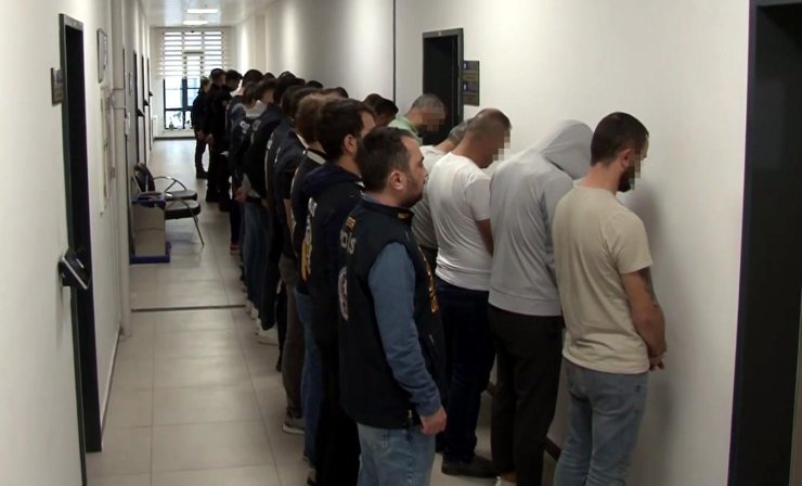 'İkiz Çek' Verip Araç Alan Şebekeye Operasyonda 15 Tutuklama