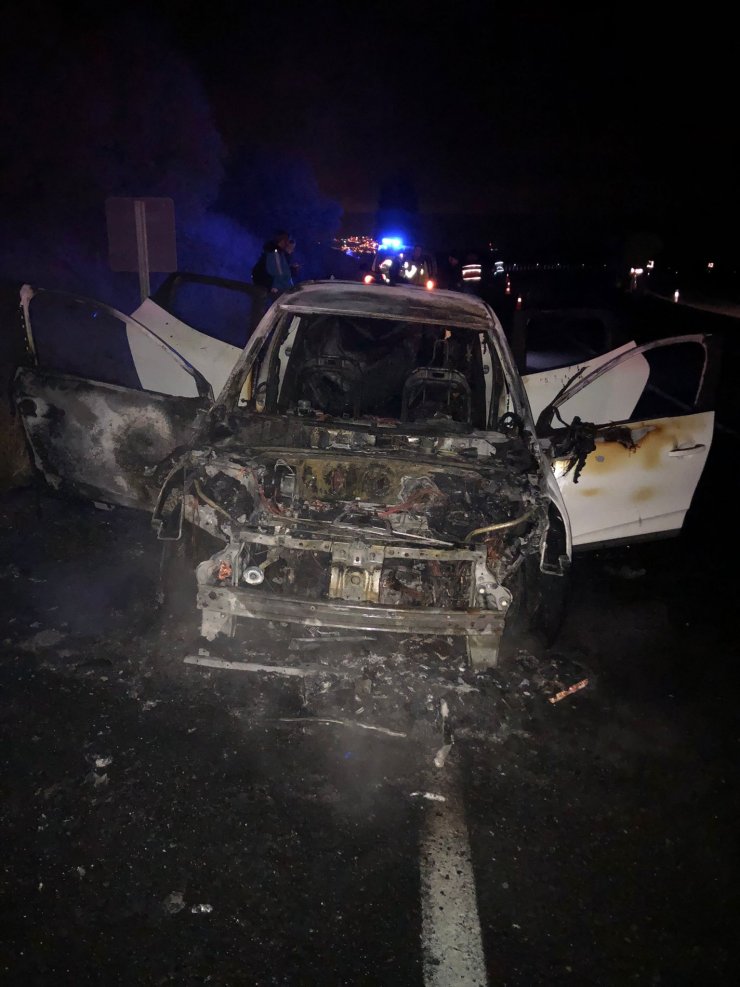 Nevşehir'de, Seyir Halindeki Otomobil Alev Aldı