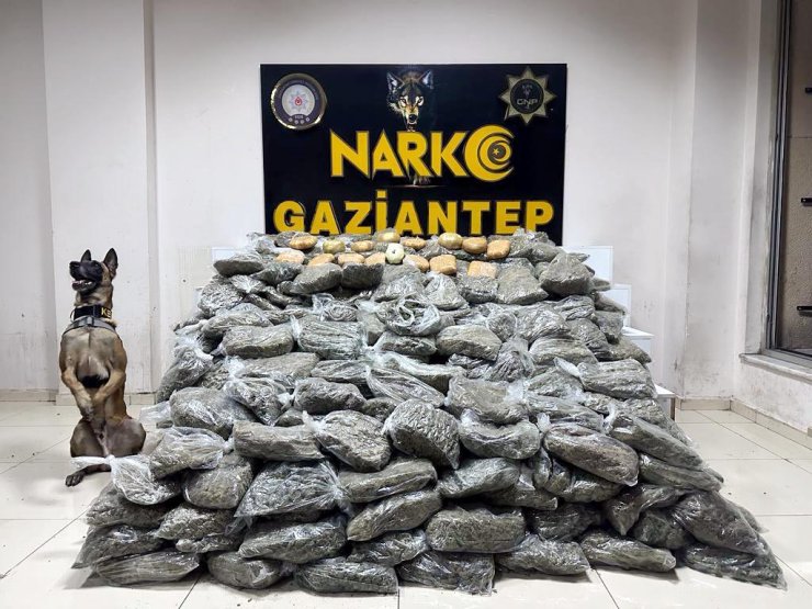 'Onix' Tepki Verdi; Minibüste 179 Kilo Uyuşturucu Ele Geçirildi