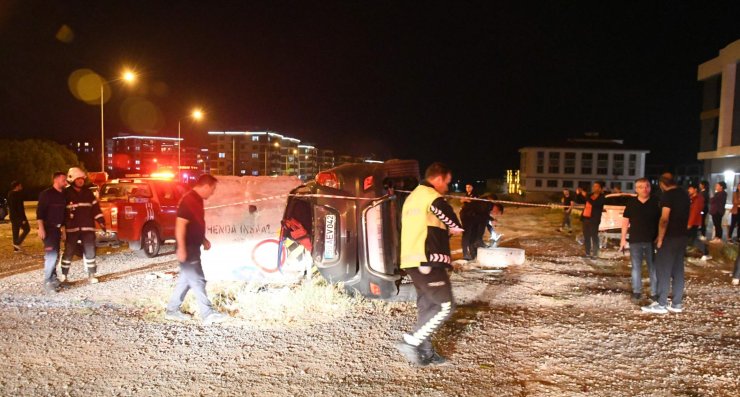 Otomobil, Motosiklete Ve Araca Çarptı; Alkollü Sürücü İle 2 Kişi Yaralı