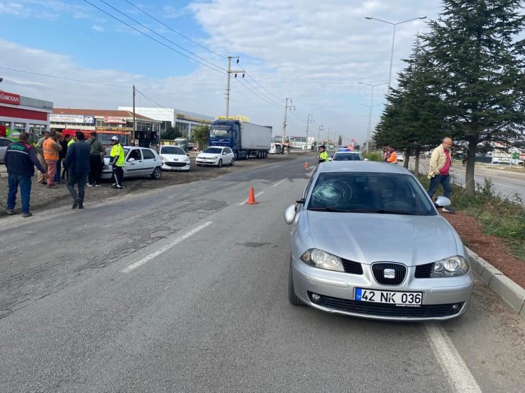 Yolun Karşısına Geçerken Otomobilin Çarptığı Yaya Yaralandı; O Anlar Kamerada - Yeniden