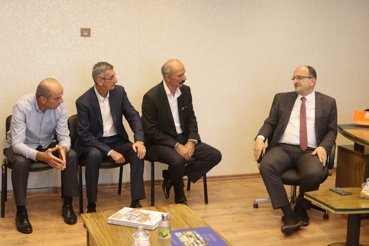 ak-parti-il-baskani-hikmet-ayar-rize-ziraat-odasi-baskani-bunyamin-arslani-ziyaret-etti-6.jpg