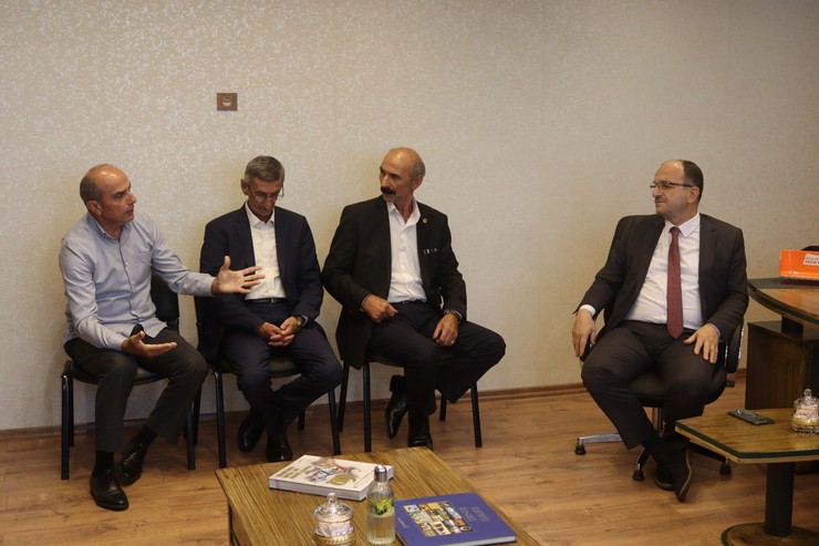 ak-parti-il-baskani-hikmet-ayar-rize-ziraat-odasi-baskani-bunyamin-arslani-ziyaret-etti-7.jpg