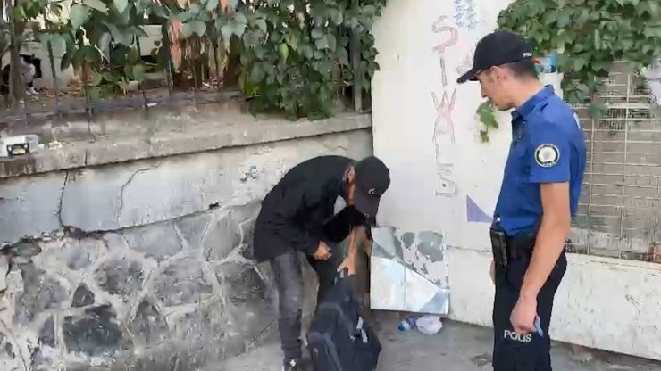 İstanbul Valiliği Sokakta Yaşayanları Otellere Yerleştirmeye Başladı