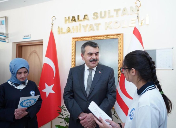 Bakan Tekin, Kktc’de Hala Sultan İlahiyat Koleji’ni Ziyaret Etti