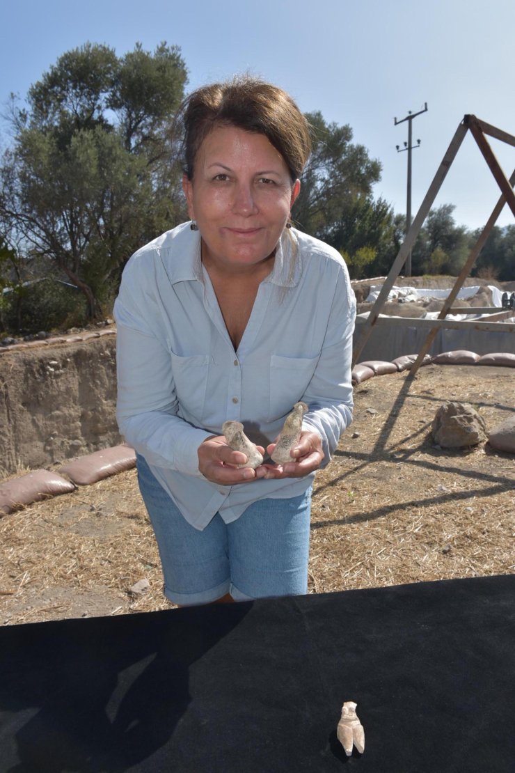 Ulucak Höyüğü'nde 7 Bin 700 Yıllık İnsan Figürleri Bulundu