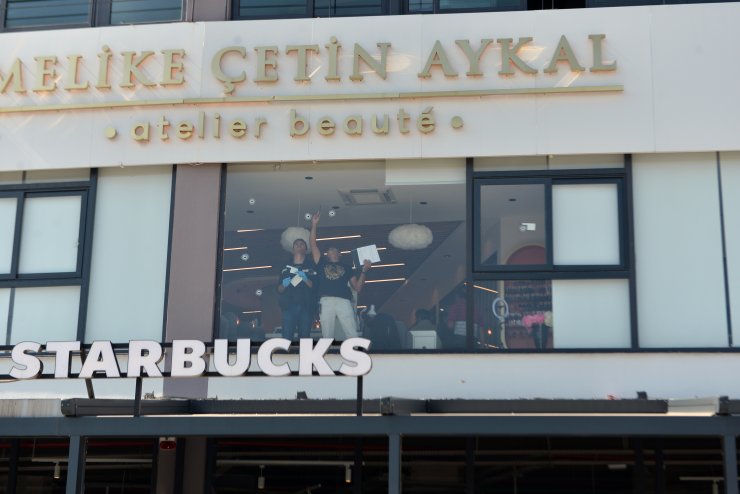 Çukurova Belediye Başkanı Çetin'in Kızının Güzellik Merkezi Kurşunlandı