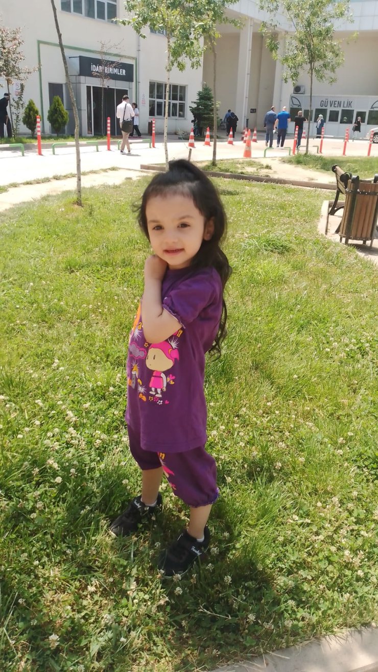 Samsun'da Aracın Çarptığı Ecrinnur Son Yolculuğuna Uğurlandı; Sürücü Serbest