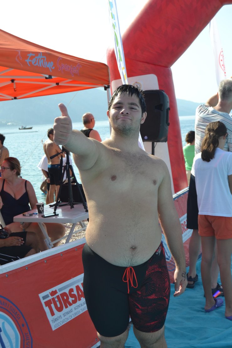 Down Sendromlu Milli Yüzücüler Cenk Ve Gökhan, Ölüdeniz'de Yüzdü