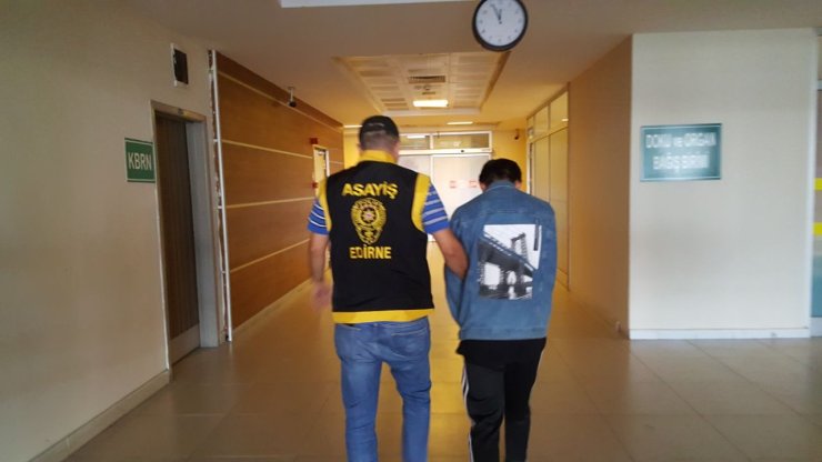 Kendisini Polis Olarak Tanıtıp Dolandırıcılık Yapan Şüpheli, Suçüstü Yakalandı