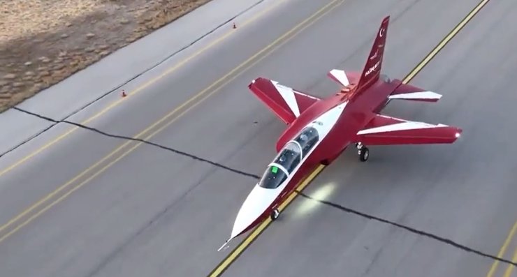 Savunma Sanayii Başkanı Görgün Hürjet’in Kokpitinde