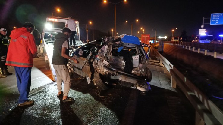 Tır, Otomobile Çarptı: 5 Yaralı