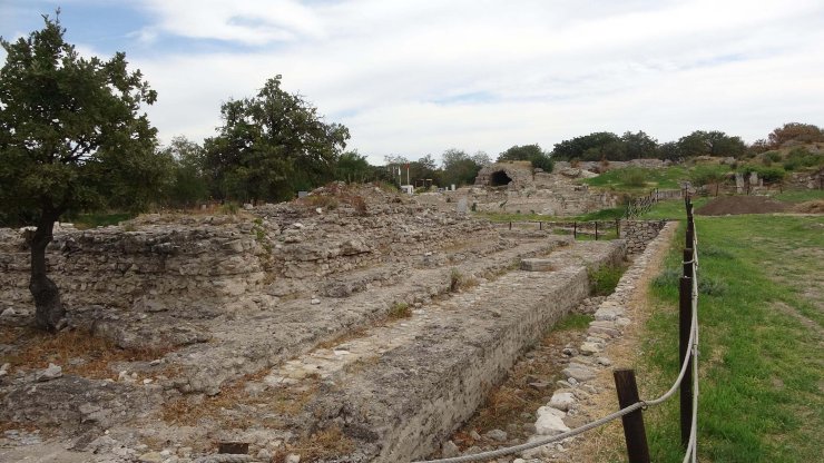 Alexandria Troas Antik Kenti'nde 2 Bin Yıllık Bronz Sikkeler Bulundu