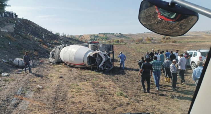 Beton Mikseri Devrildi, Sürücü Öldü