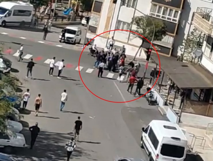 Siirt'te Taş, Sopa Ve Bıçaklı Kavga: 4 Yaralı