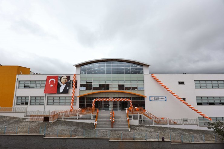 Bilecik'te Nejat Ferit Eczacıbaşı İlkokulu Törenle Açıldı