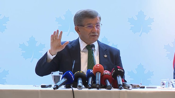 Davutoğlu: Filistin İçin Fiilen Baş Başa Ağladığımız Sayın Erdoğan'ın Şu Anki Haline Ben Ağlıyorum