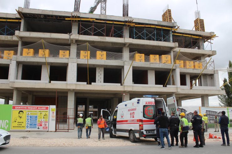İnşaattan Düşen İşçilerden 1'ini Güvenlik Filesi Kurtardı