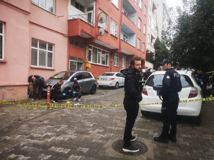 Pusu Kurup Eski Eşine Ateş Açtı, Yanındaki Kadını Yaraladıktan Sonra İntihar Etti