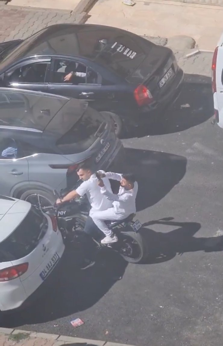 Sultangazi'de Gelin Almaya Gelip Havaya Ateş Açtılar