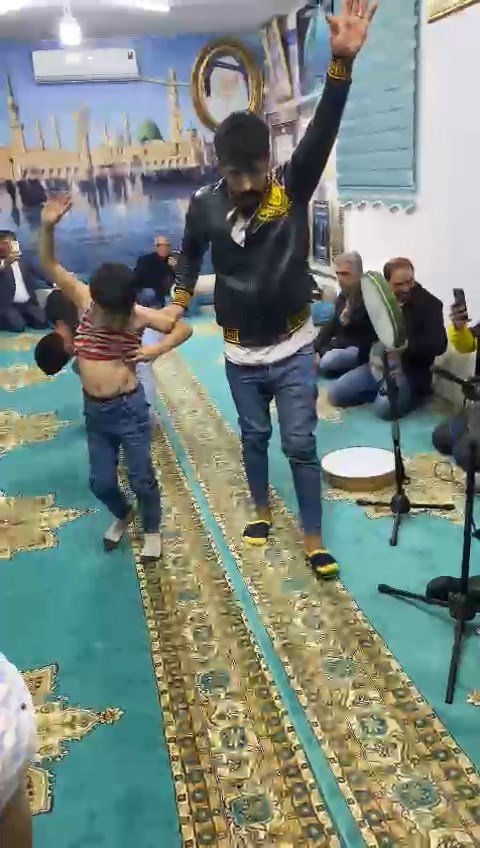 Çocuklara Şişi, Babaları Batırmış