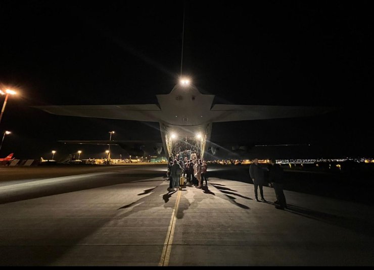 İsrail, Yurt Dışındaki Askerlerini Ülkeye Getiriyor