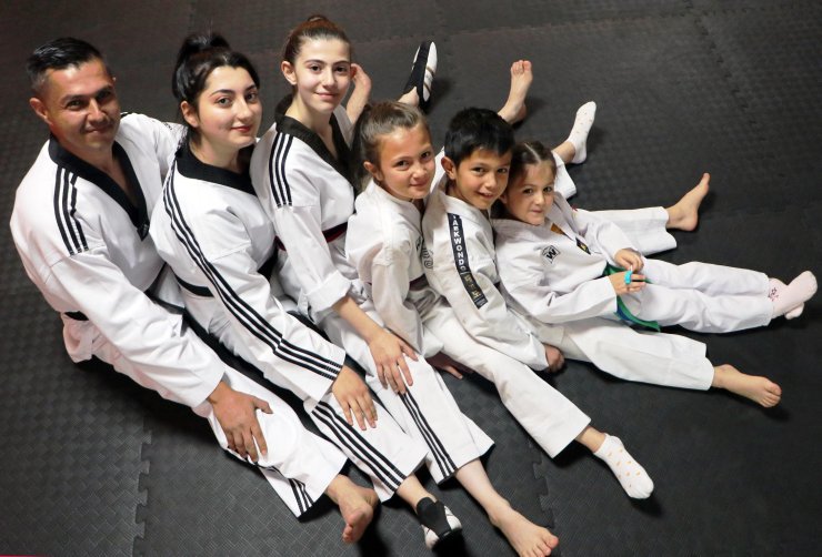 5 Çocuğu Da Tekvandocu Babanın İzinde