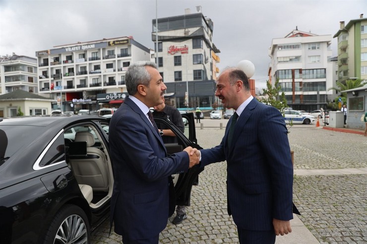 rize-valisi-baydastan-giresun-valisi-serdengectiye-ziyaret-6.jpg