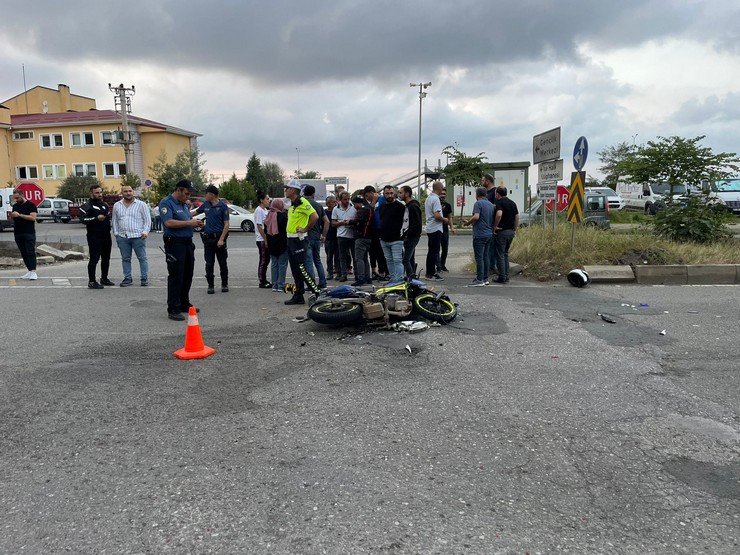 trabzonda-arkadasinin-kullandigi-motosiklete-kasksiz-binen-onur-kurt-16-surucu-kursuna-ait-otomobilin-carpmasiyla-yaralandi-yogun-bakim-unitesinde-11-gundur-tedavisi-suren-kurt-dun-aksam-hayatini-kaybet.jpg