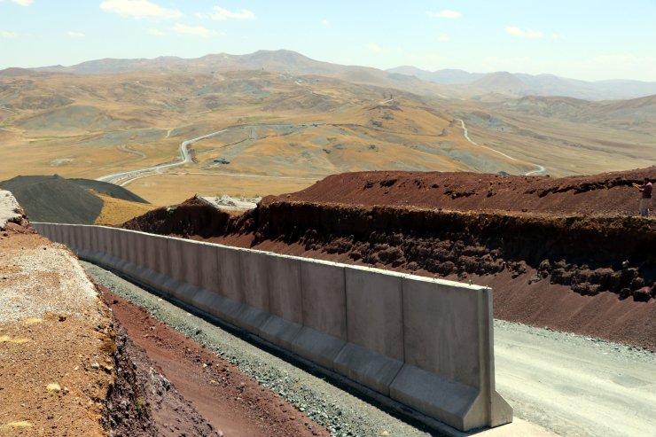 Van-iran Sınırında Yapılan Beton Duvarın 145 Kilometresi Tamamlandı